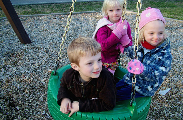 kids tire swing