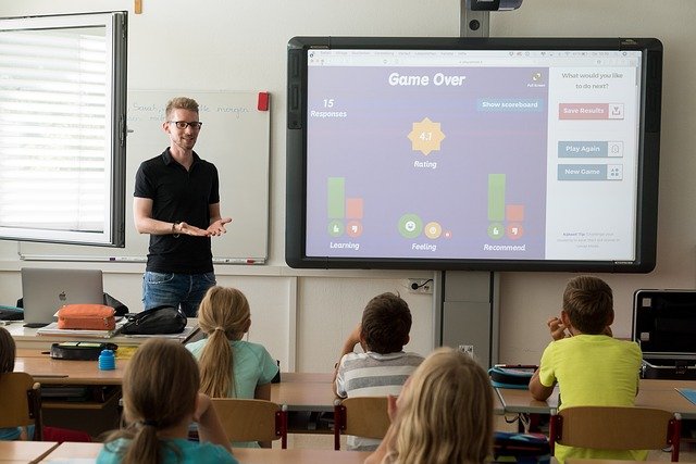 Pekebook | La app que mejora la comunicación entre colegios y padres